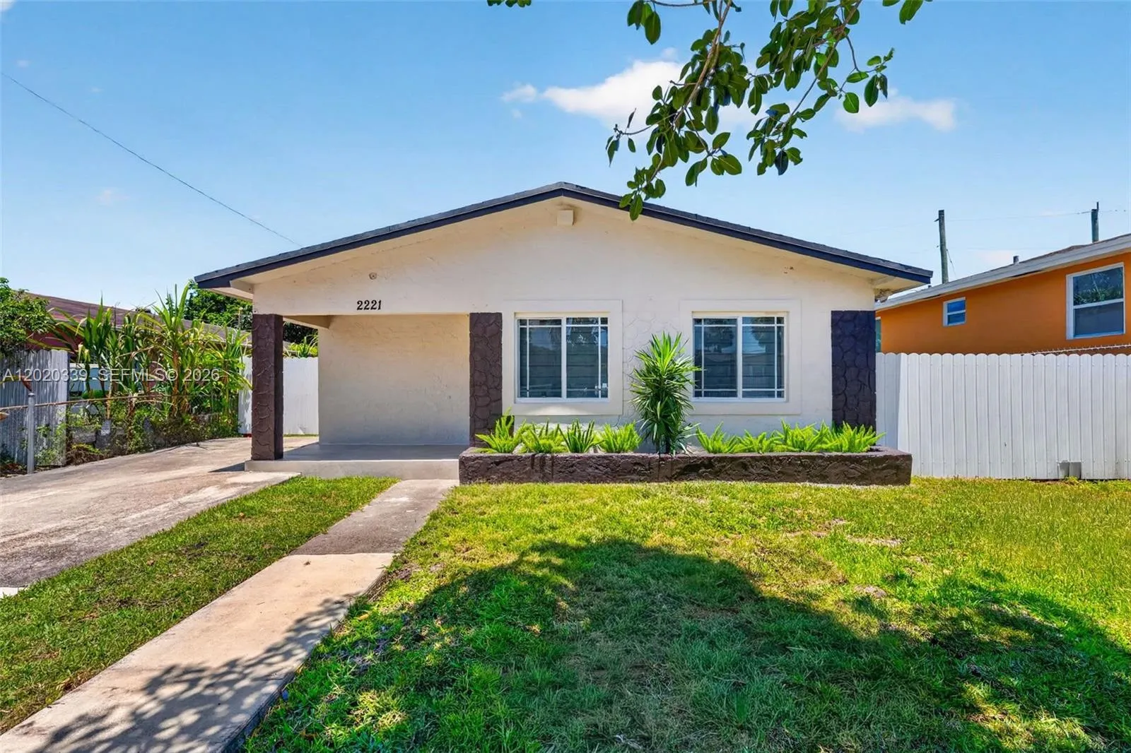 2221 NW 170th St, Miami Gardens FL 33056