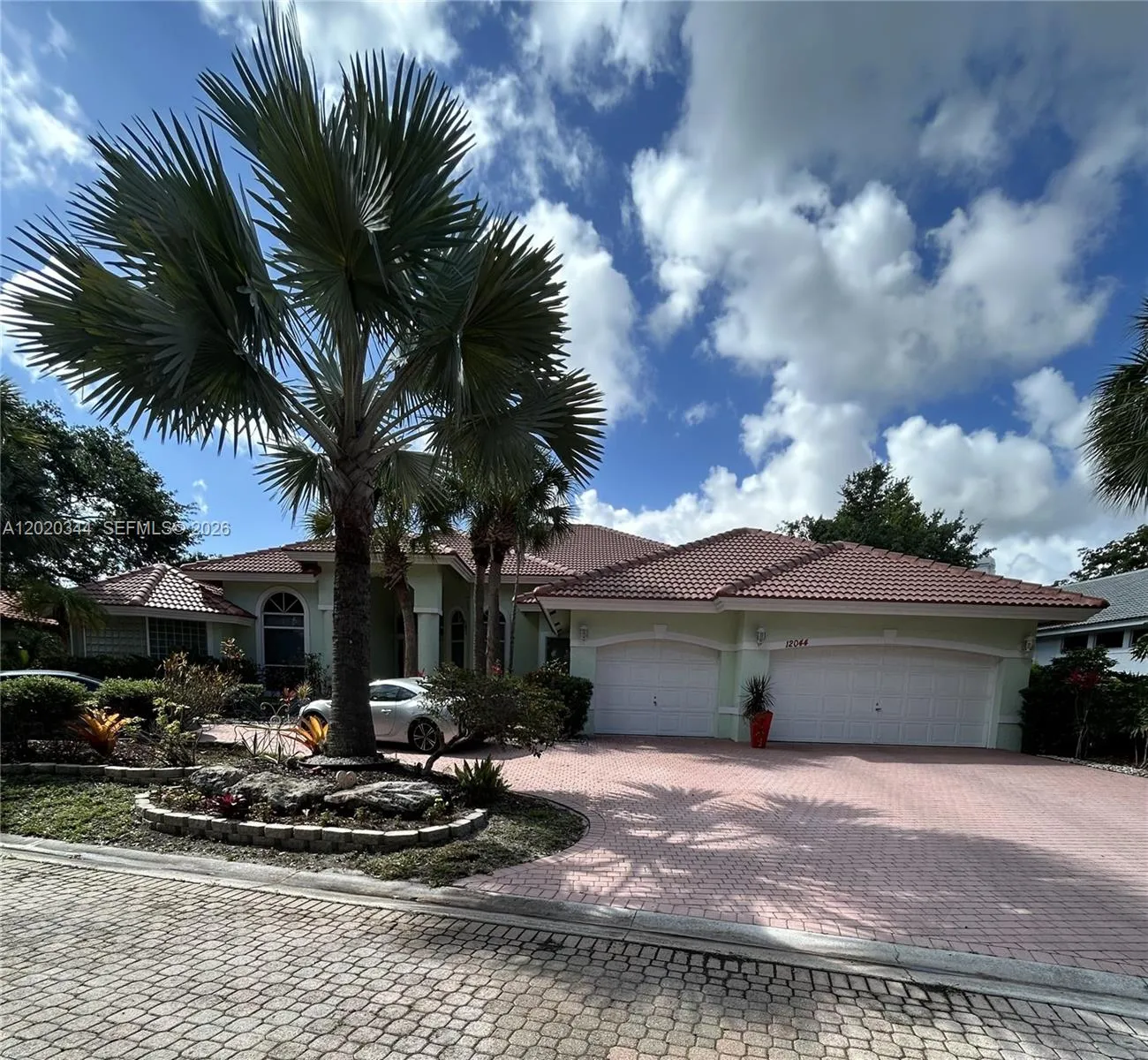 5 bedroom 4 bath for sale at 12044 NW 9th Pl, Coral Springs FL 33071