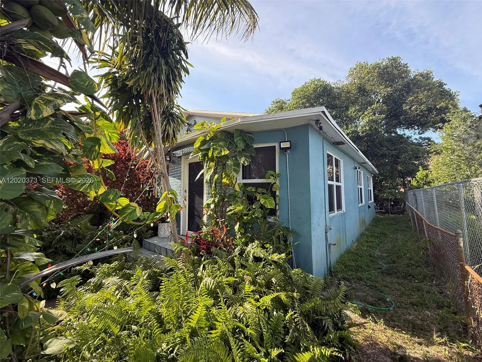 688 SW 7th Ter, Dania Beach FL 33004