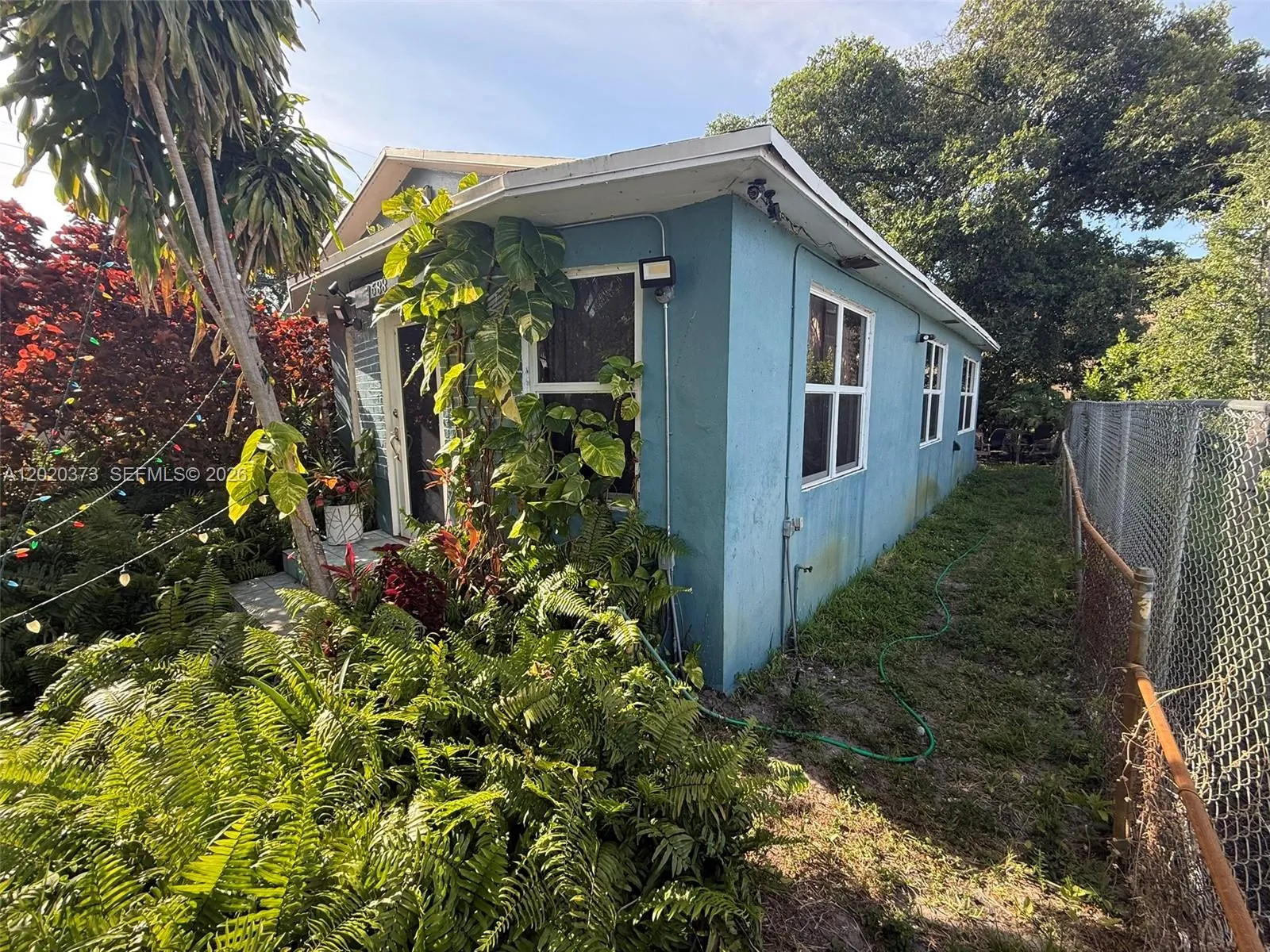 688 SW 7th Ter, Dania Beach FL 33004