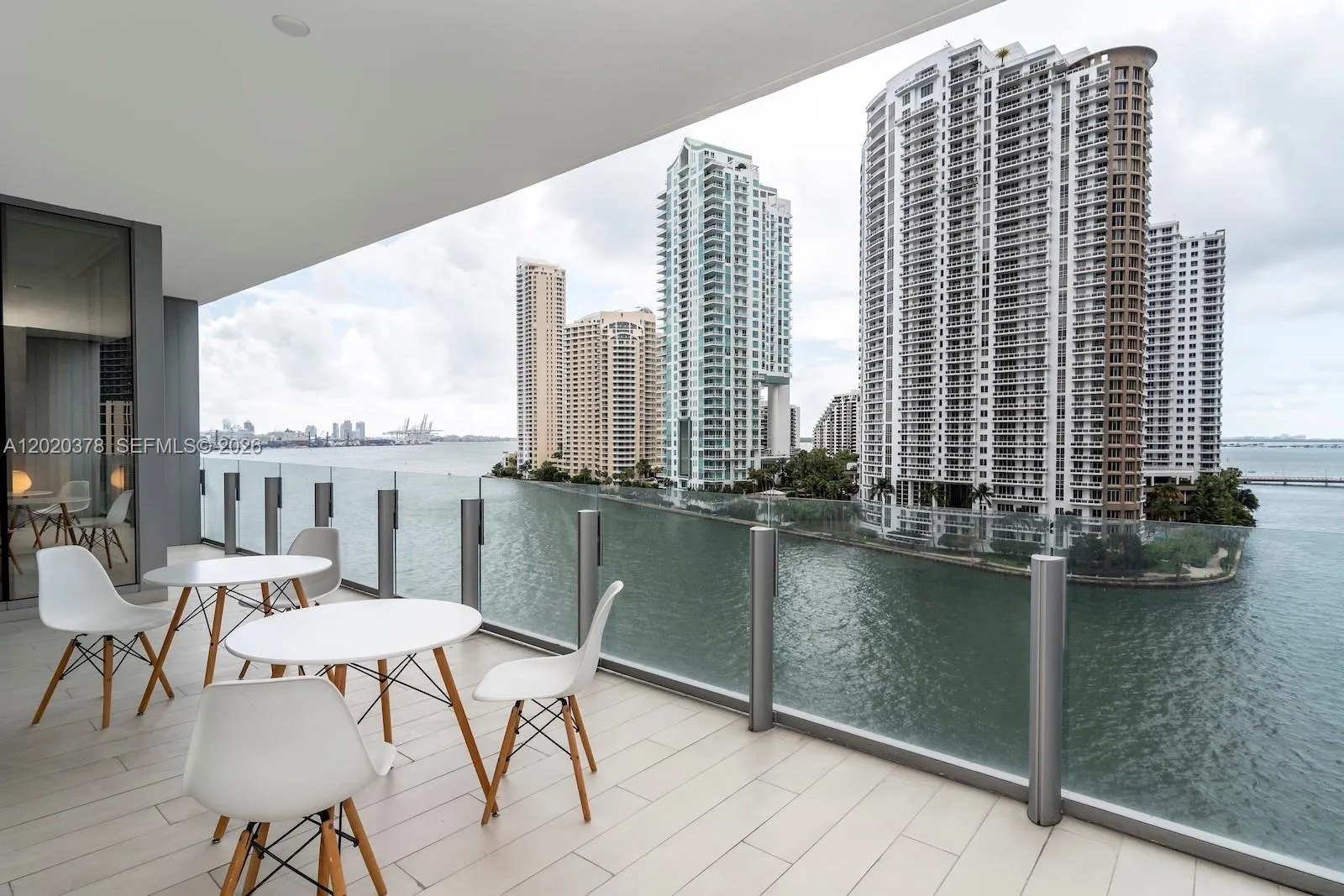 2 bedroom 3 bath for sale at 300 Biscayne Boulevard Way # 802E, Miami FL 33131