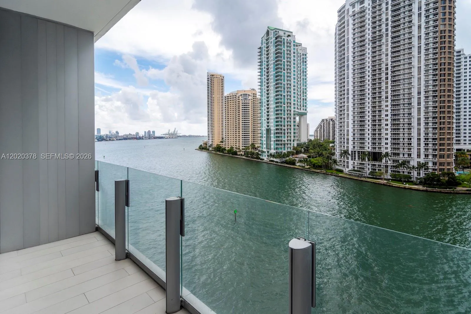300 Biscayne Boulevard Way # 802E, Miami FL 33131