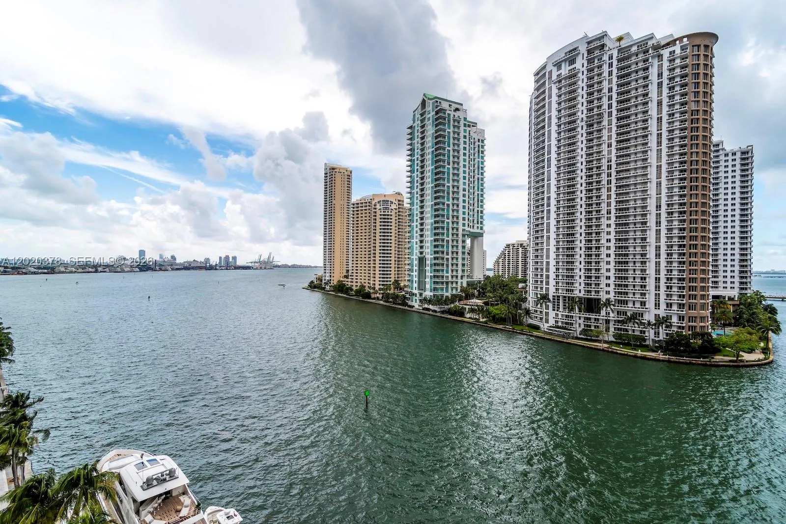 300 Biscayne Boulevard Way # 802E, Miami FL 33131