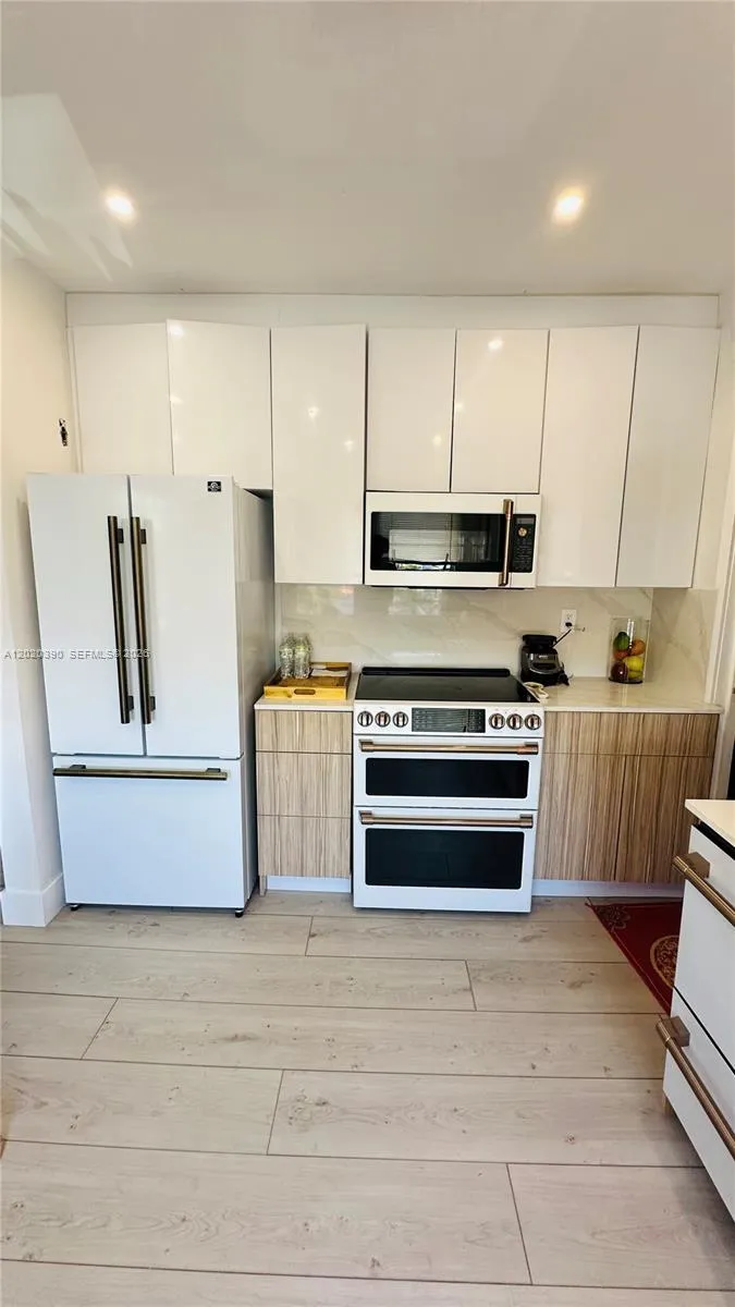 1670 SW 20th St # 2, Miami FL 33145