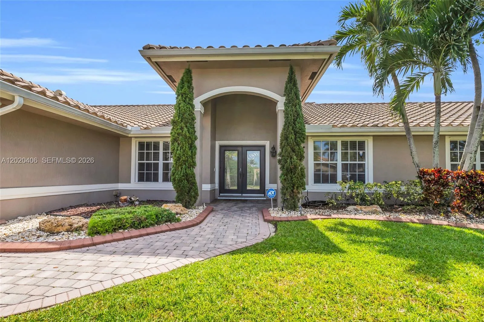 3 bedroom 2 bath for sale at 321 NW 193rd Ave, Pembroke Pines FL 33029