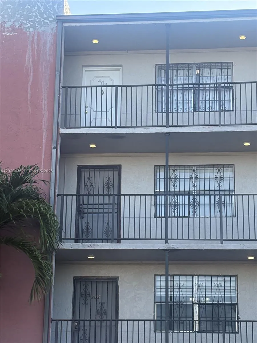 6620 W 2nd Ct # 403, Hialeah FL 33012