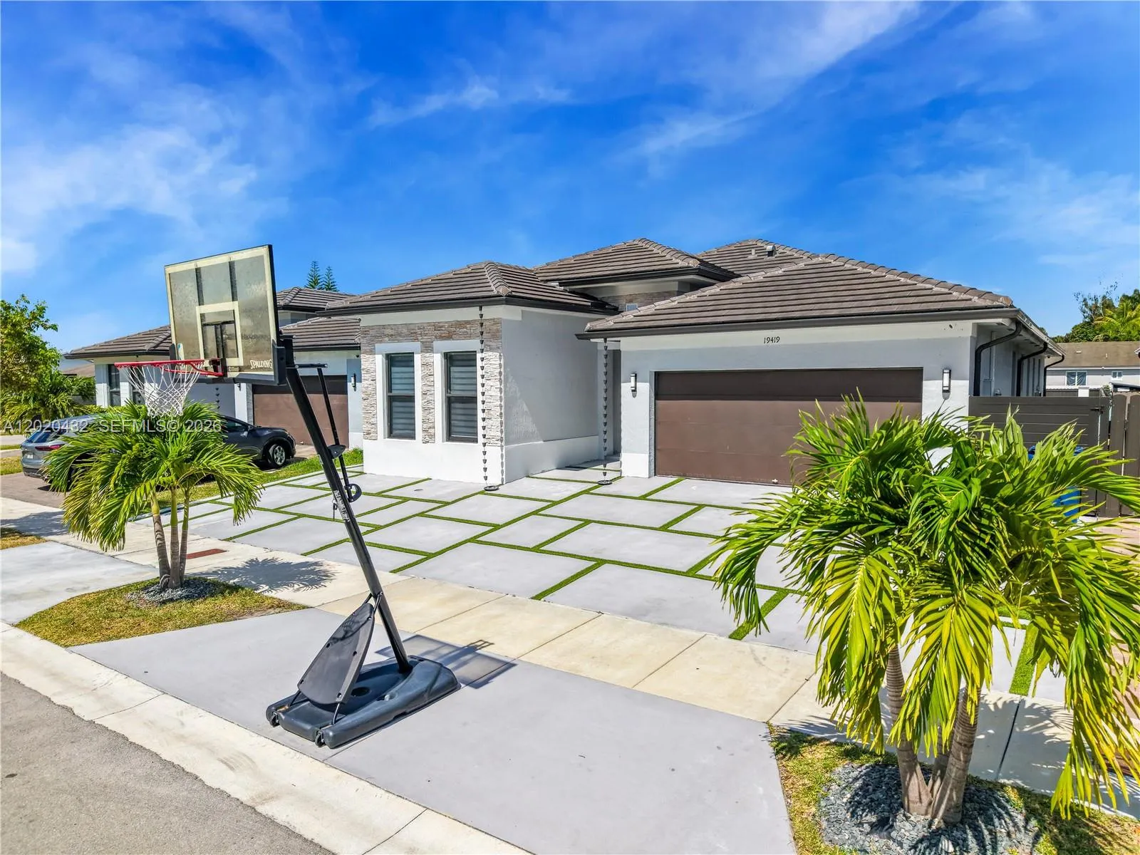 19419 SW 124th Ct, Miami FL 33177