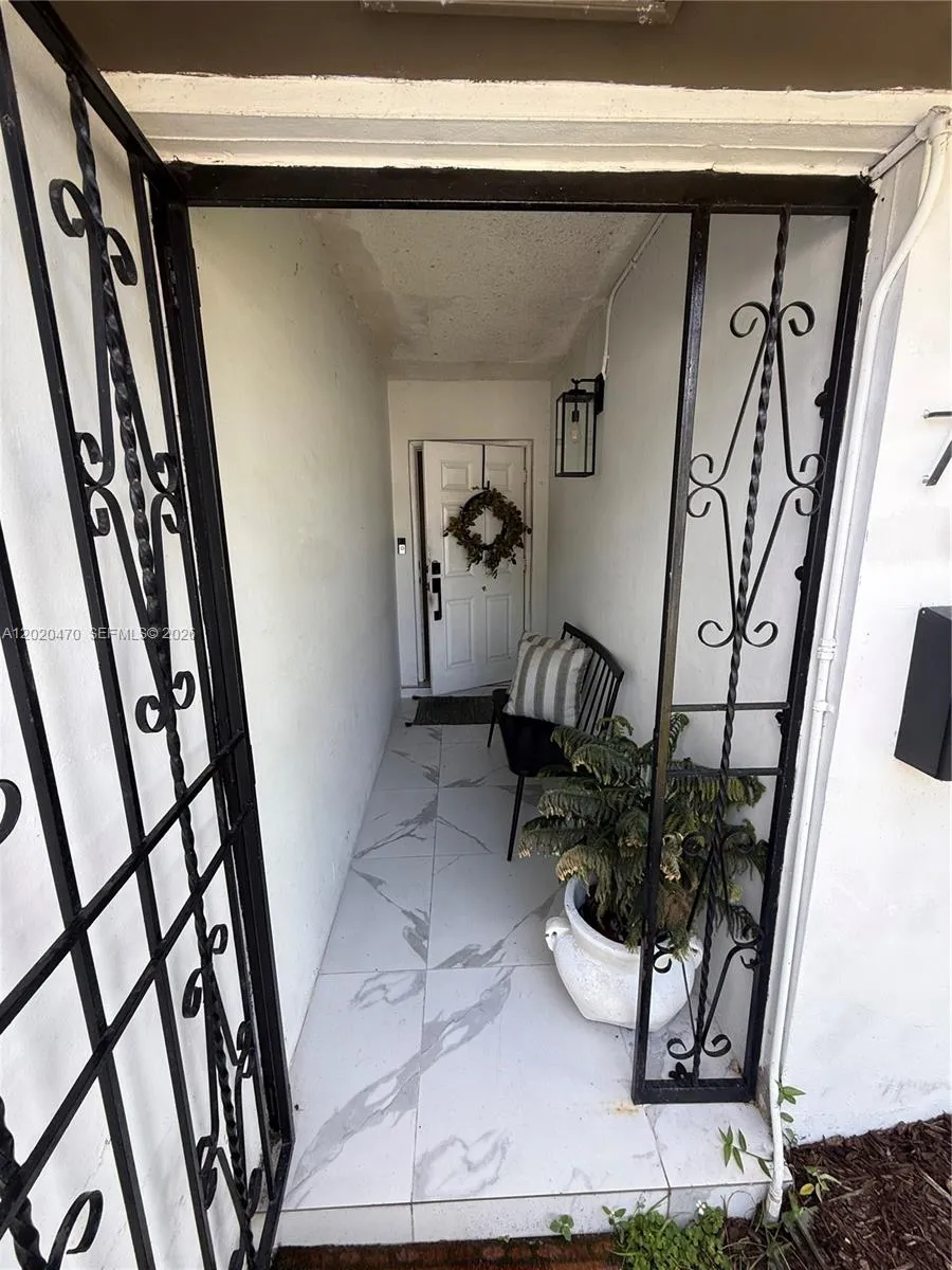 7443 Twin Sabal Dr, Miami Lakes FL 33014