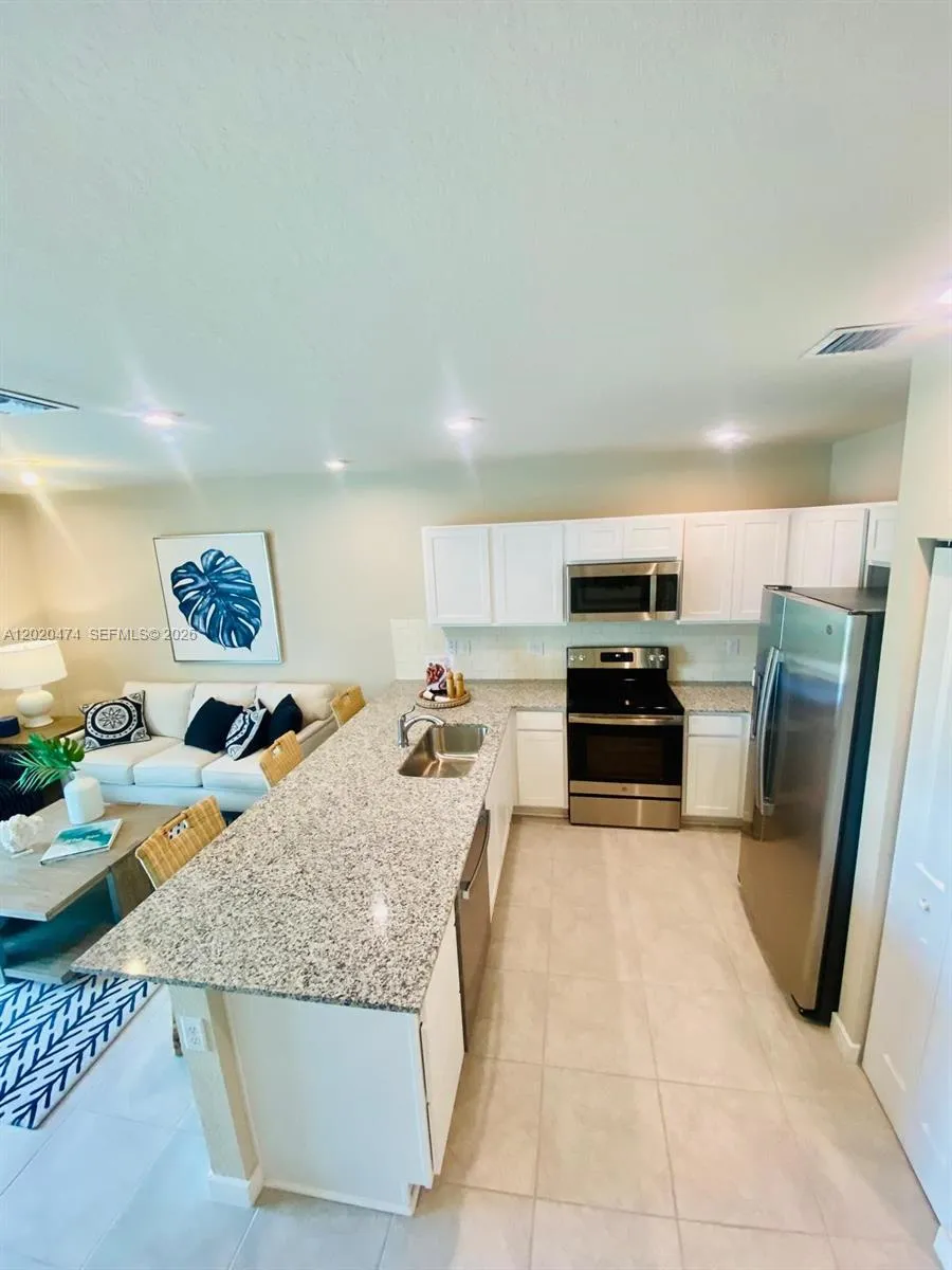 440 NW 11th Ave # 1, Florida City FL 33034