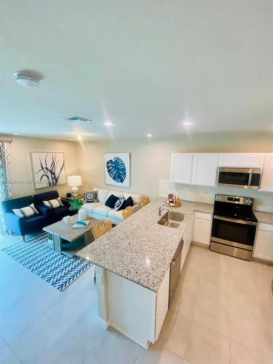 440 NW 11th Ave # 1, Florida City FL 33034