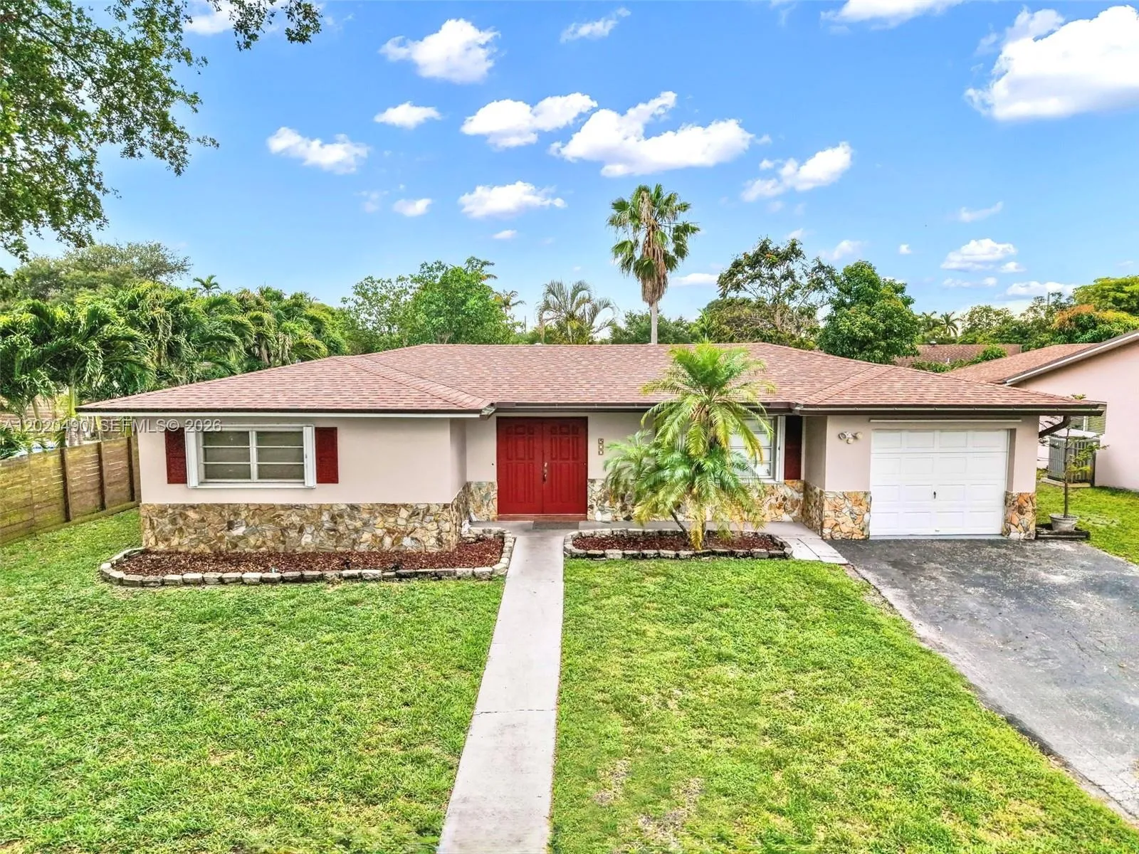 3 bedroom 2 bath for sale at 500 NW 96th Ter, Pembroke Pines FL 33024