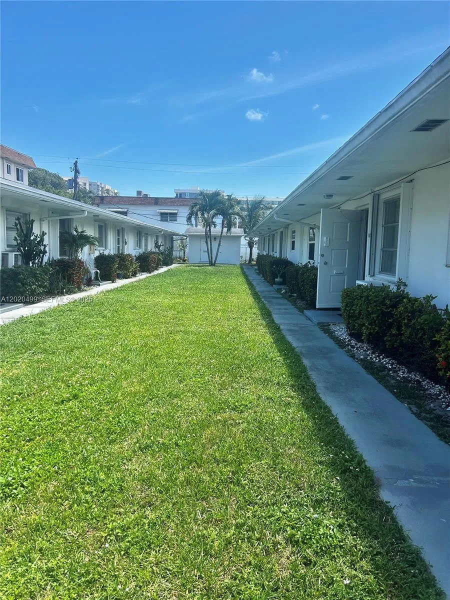 2222 Taylor St # 11, Hollywood FL 33020