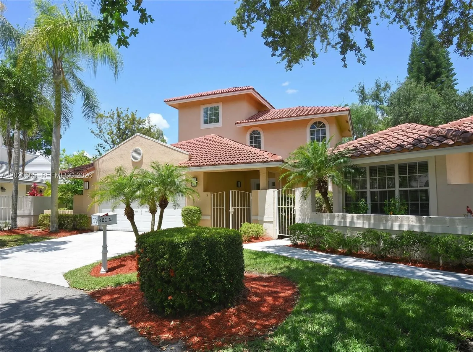 3 bedroom 3 bath for sale at 2125 Harbor Way, Weston FL 33326