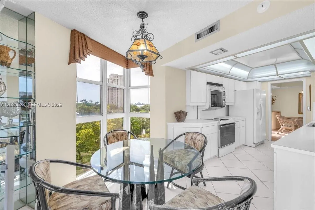 1000 Quayside Ter # 701, Miami FL 33138