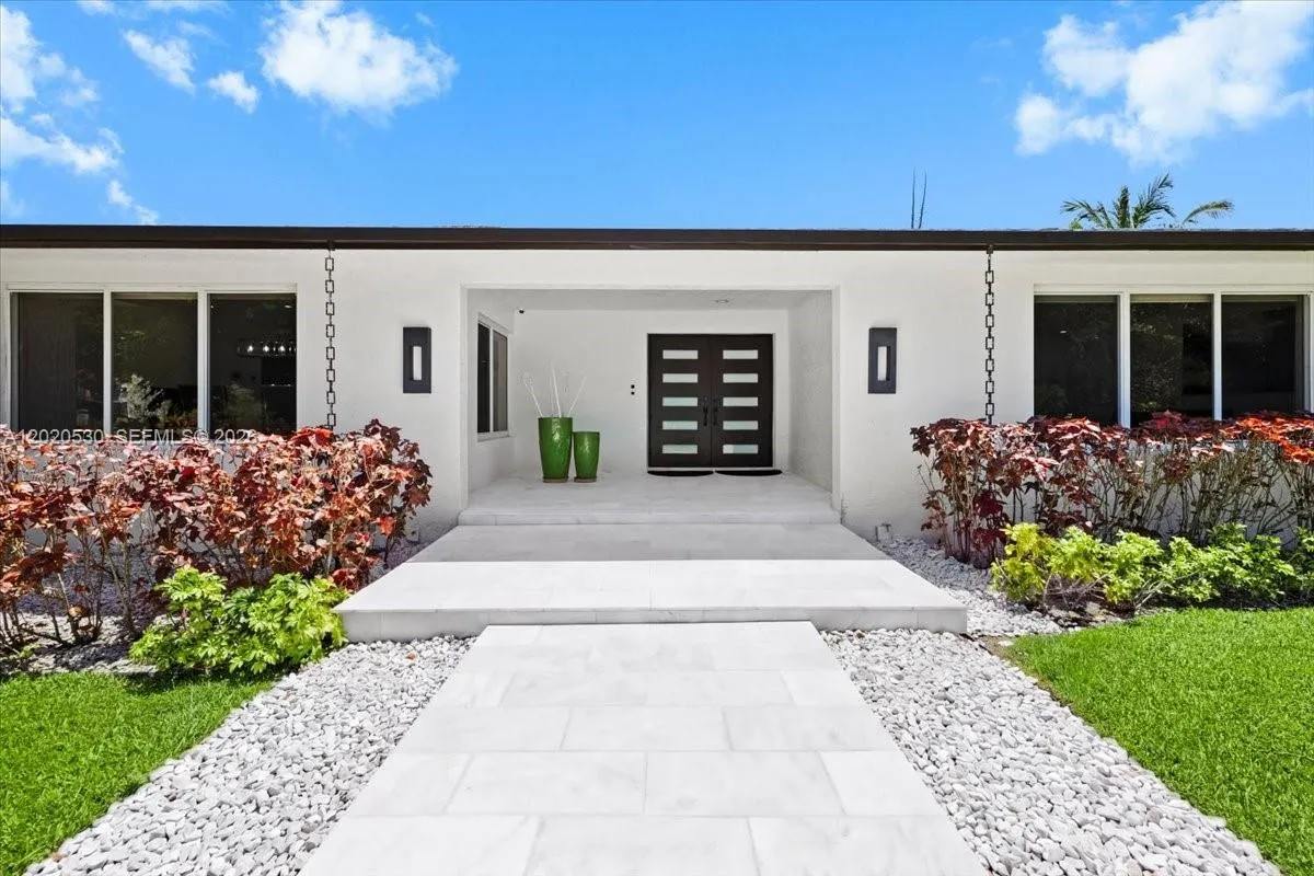 11600 SW 1st St, Plantation FL 33325