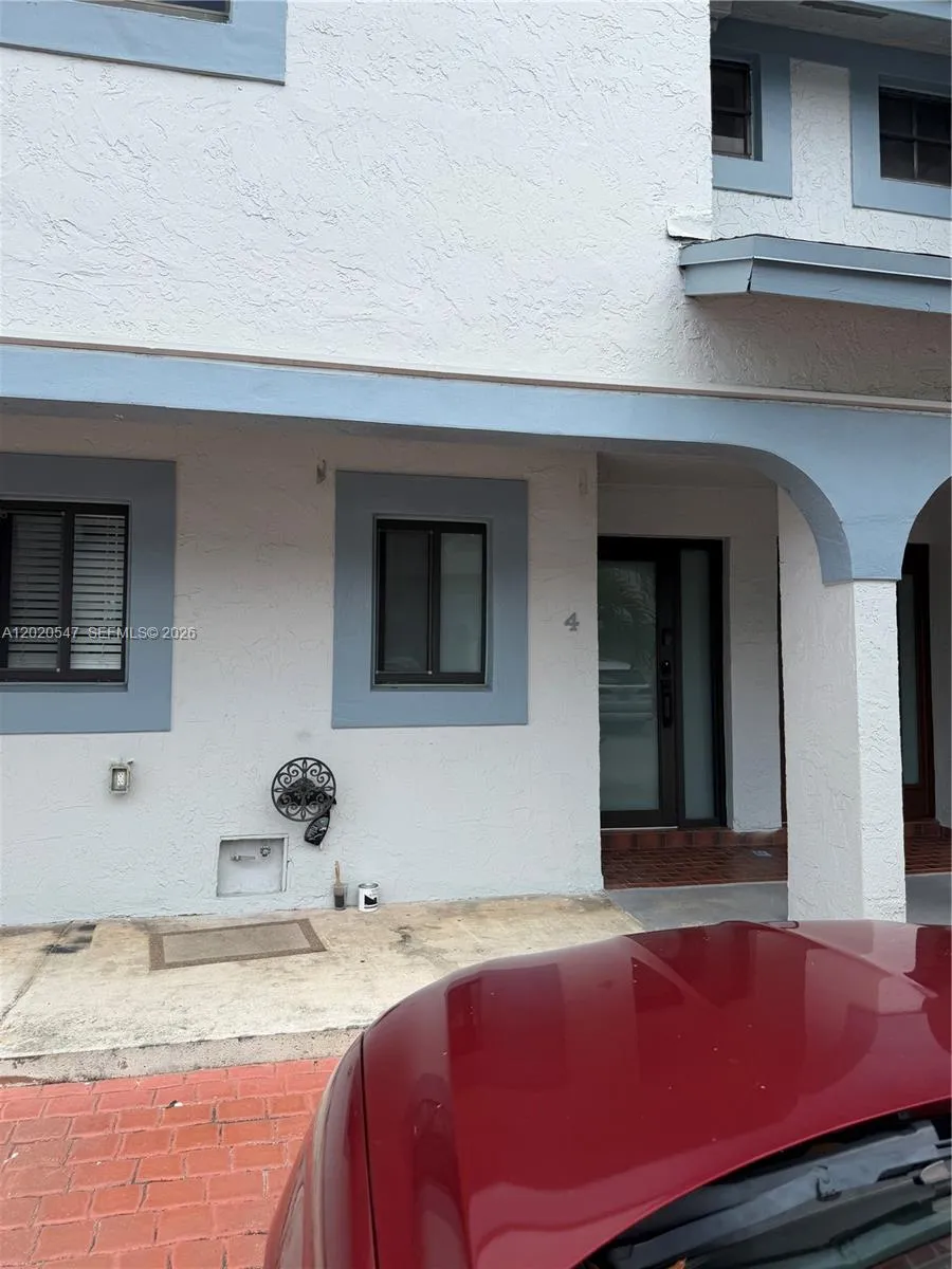 11841 SW 18th St # 21, Miami FL 33175