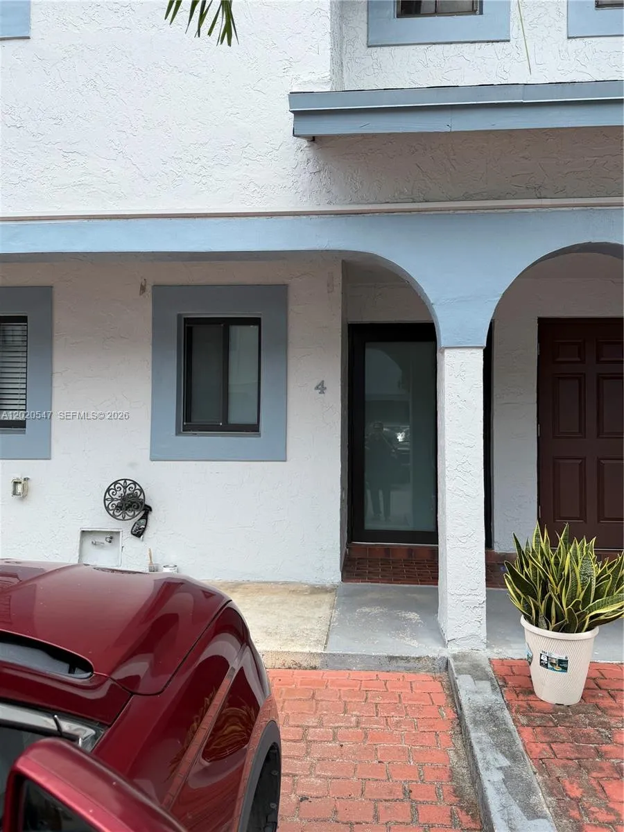 11841 SW 18th St # 21, Miami FL 33175