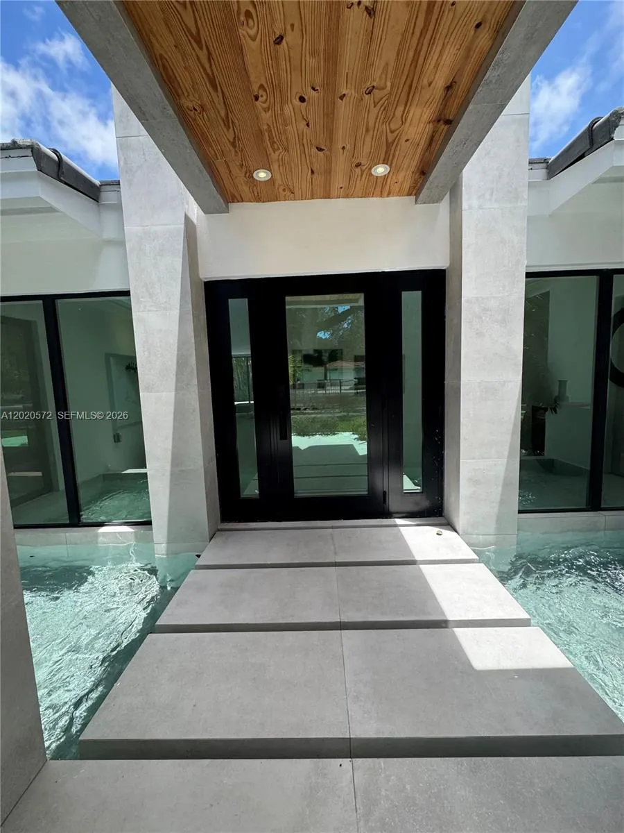 439 Hardee Rd, Coral Gables FL 33146