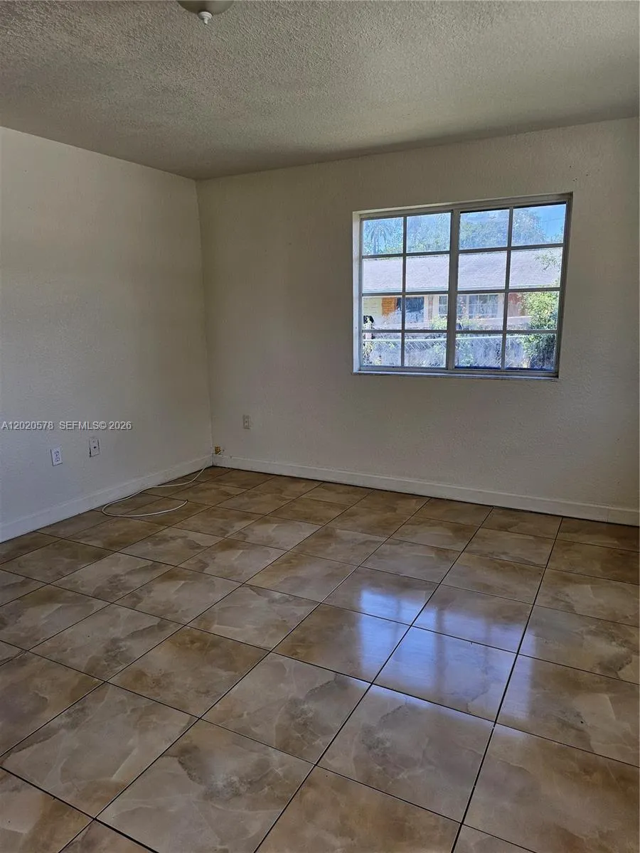15700 NW 37th Pl, Miami Gardens FL 33054