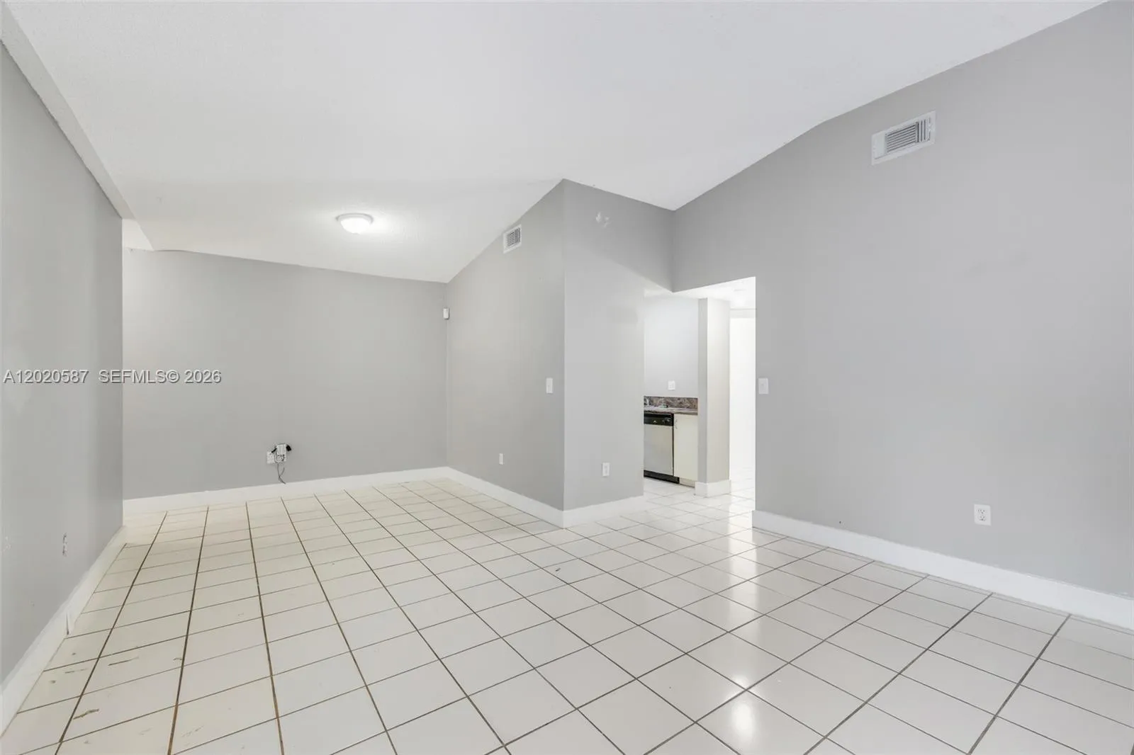 8423 SW 209th St, Cutler Bay FL 33189