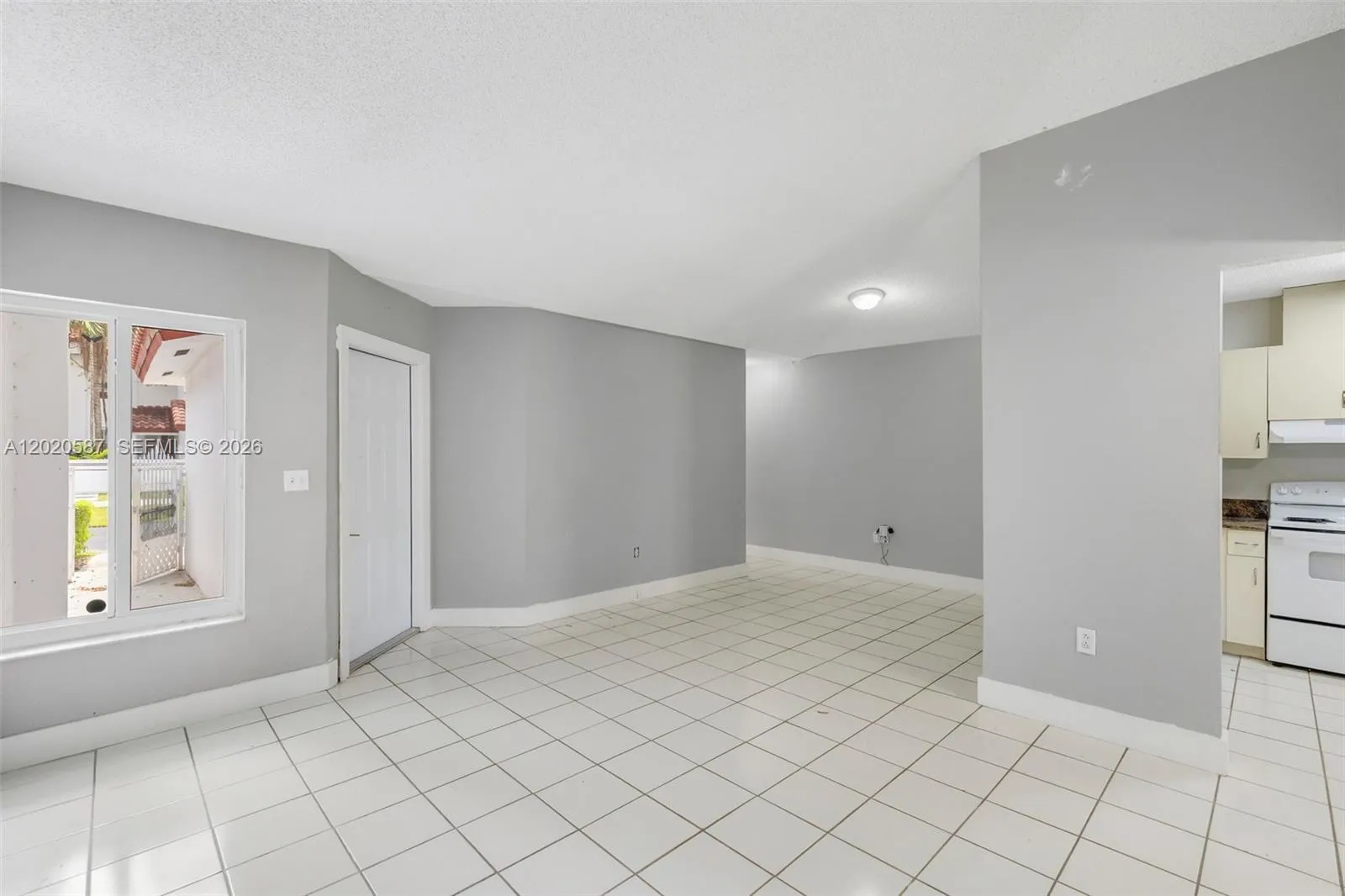 8423 SW 209th St, Cutler Bay FL 33189