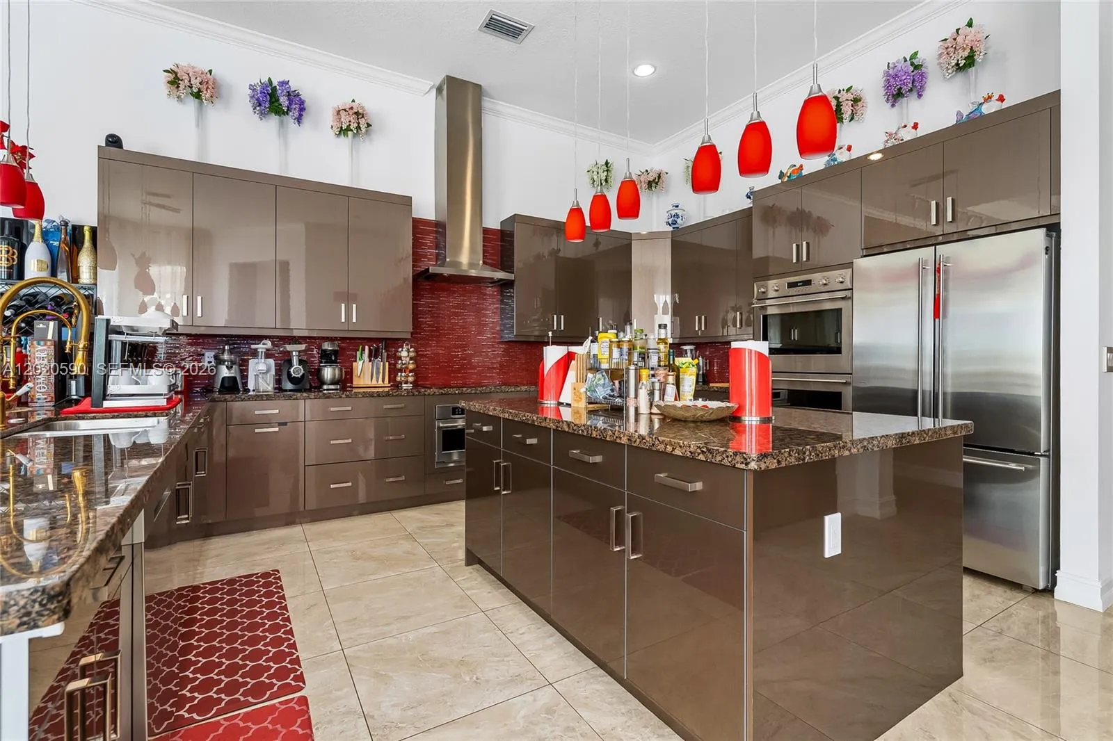 5703 N Sterling Ranch Dr, Davie FL 33314