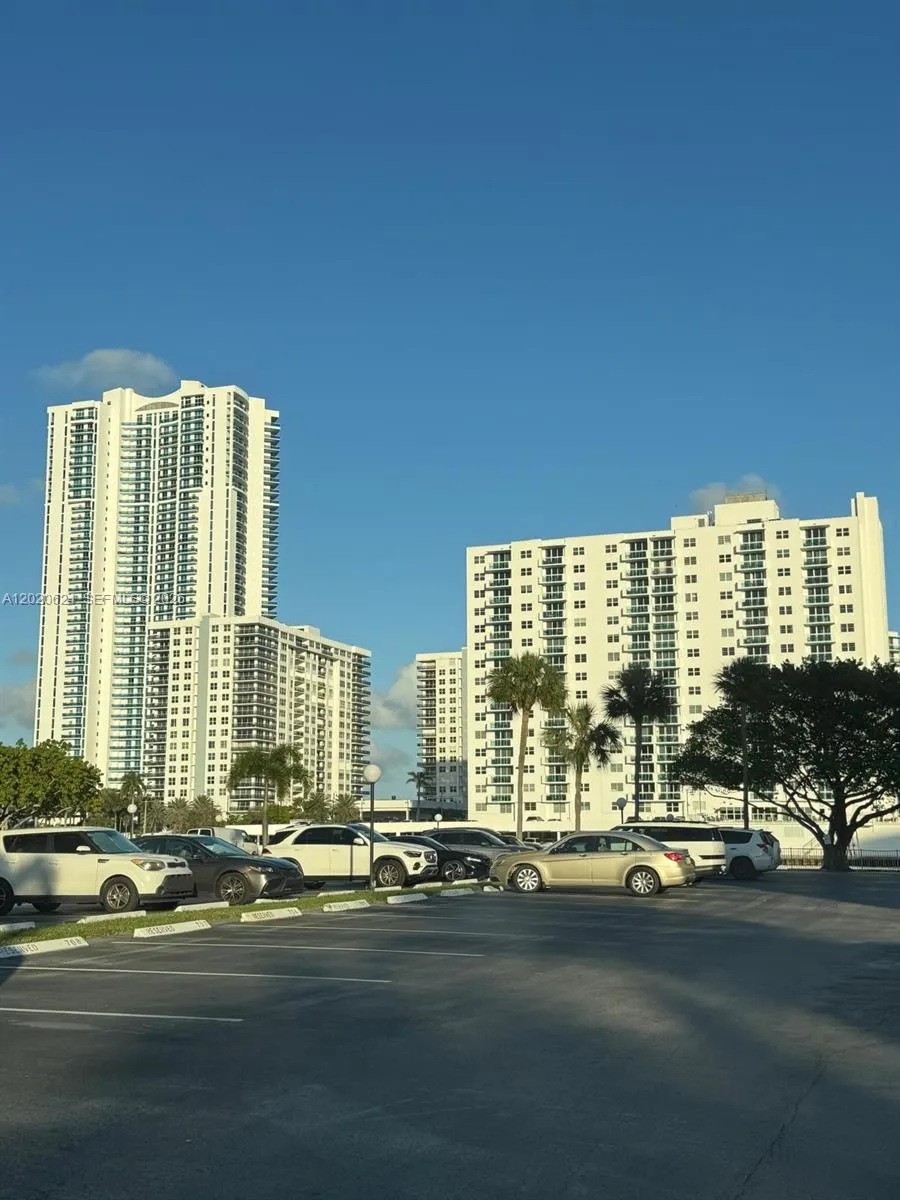 1 bedroom 1 bath for sale at 800 Parkview Dr # 406, Hallandale Beach FL 33009