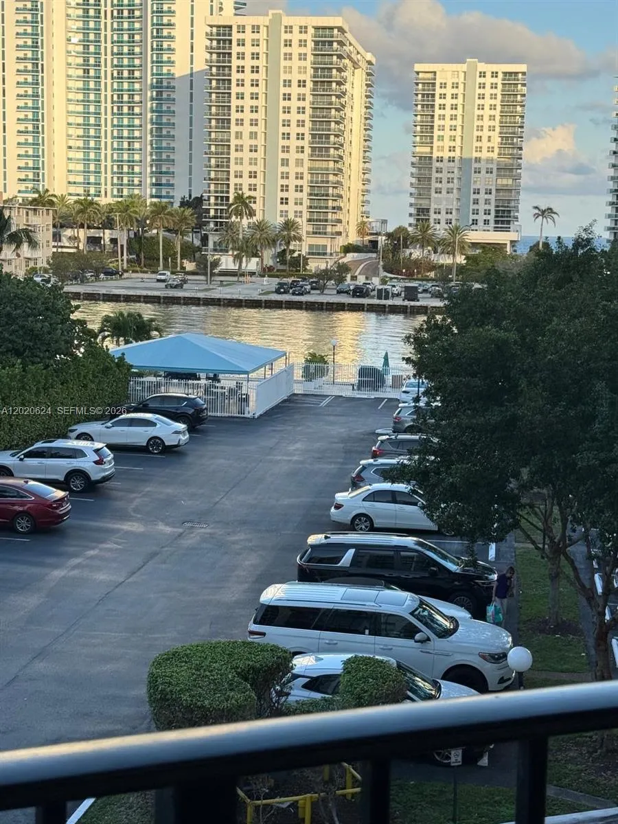 800 Parkview Dr # 406, Hallandale Beach FL 33009