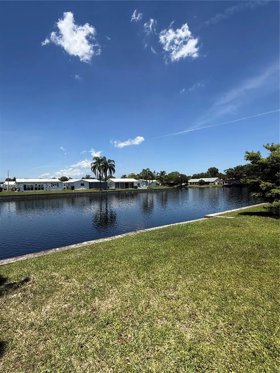 8107 NW 58th Pl # 8107, Tamarac FL 33321