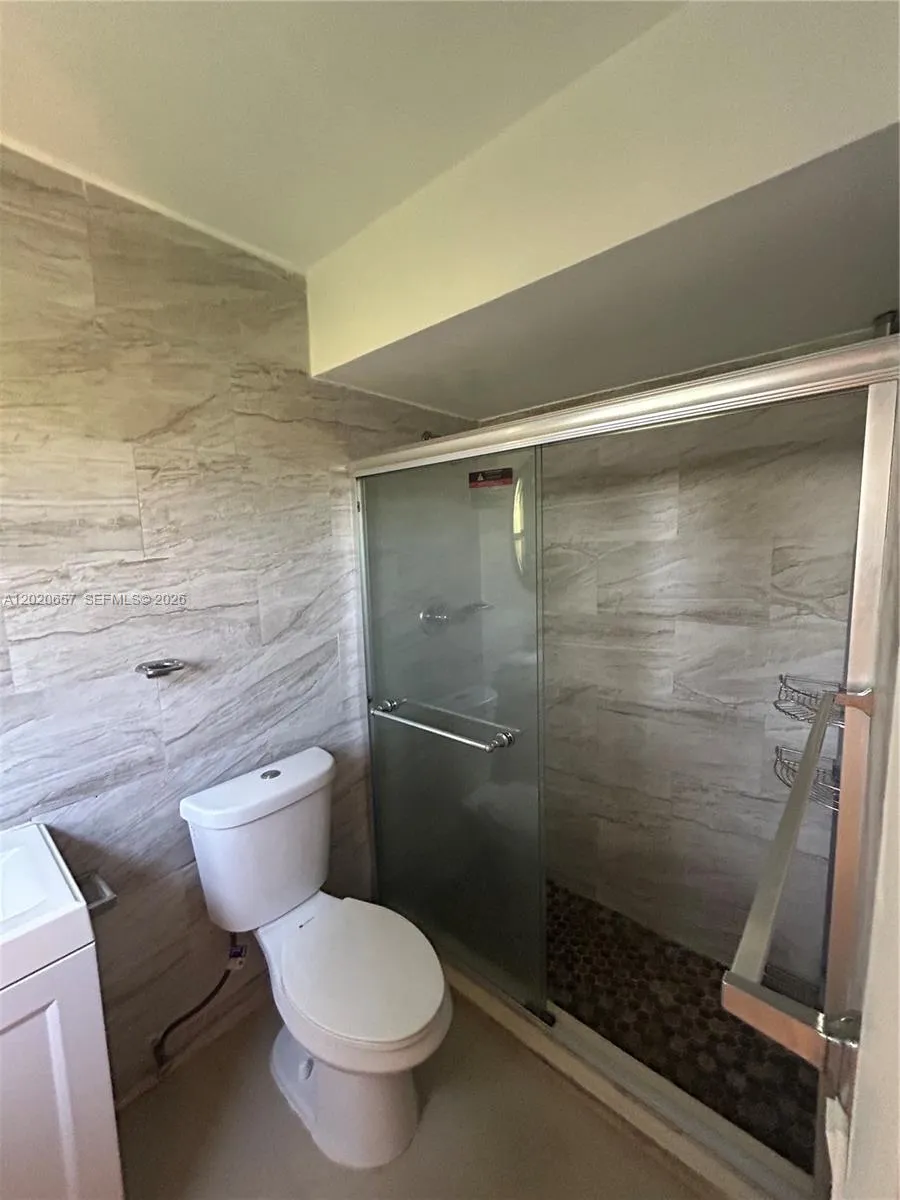 6701 SW 7th Pl, North Lauderdale FL 33068