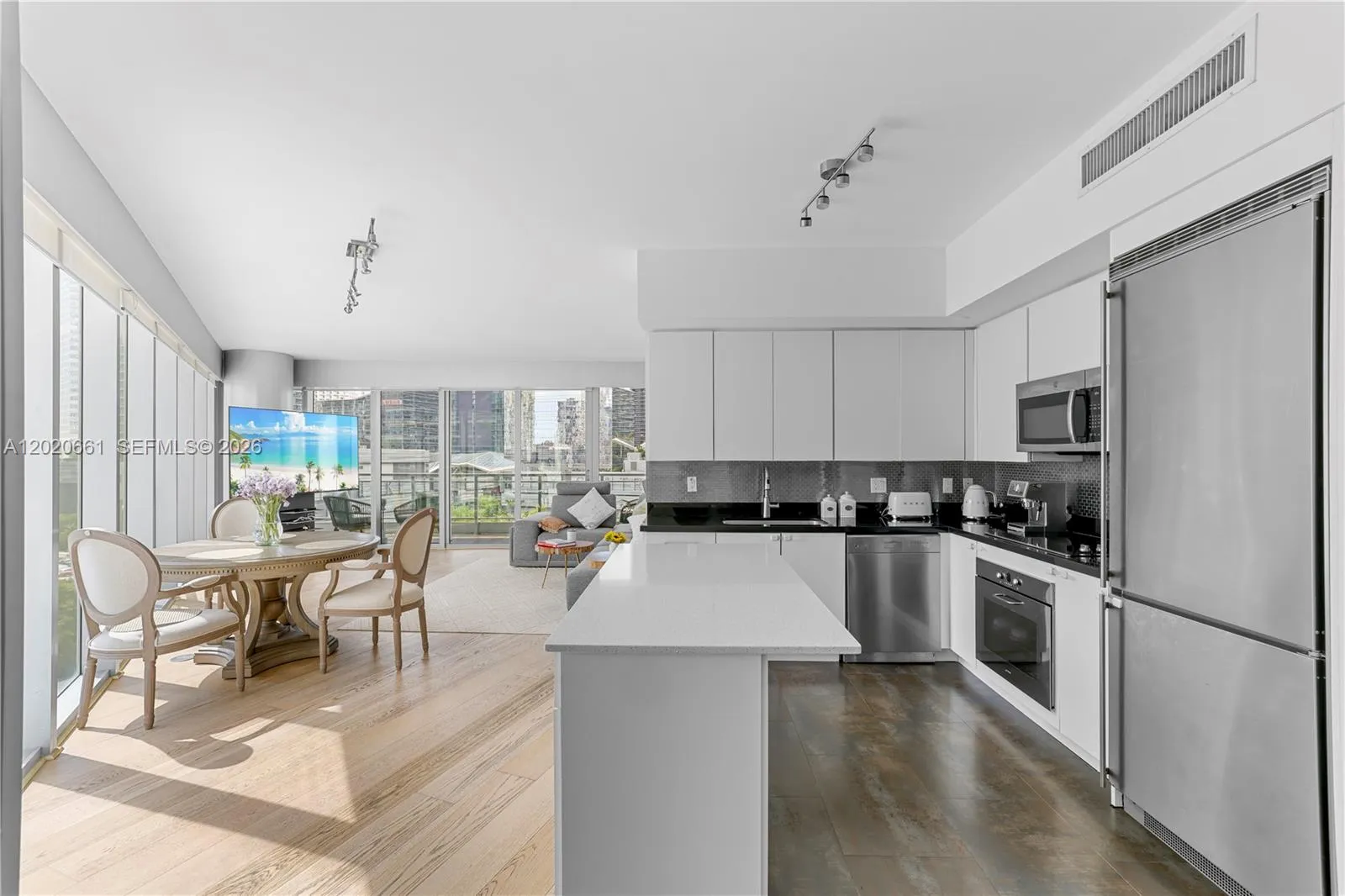 92 SW 3rd St # 1201, Miami FL 33130