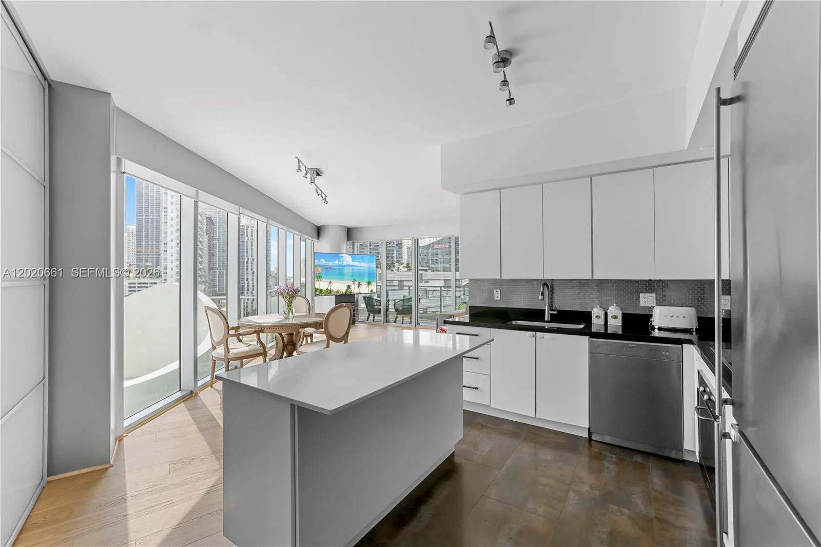 92 SW 3rd St # 1201, Miami FL 33130