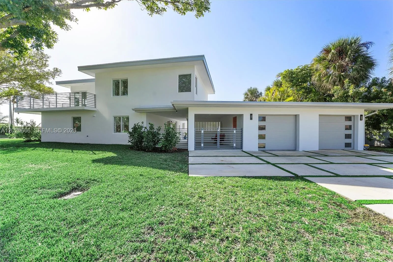 1903 Bay Dr, Pompano Beach FL 33062