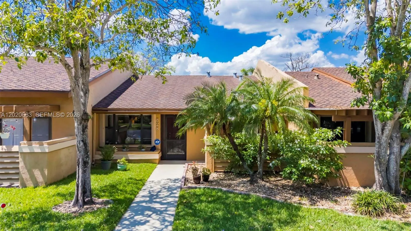 828 NW 79th Ter, Plantation FL 33324