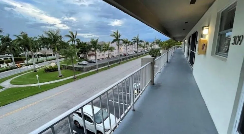 270 Layne Blvd # 215, Hallandale Beach FL 33009