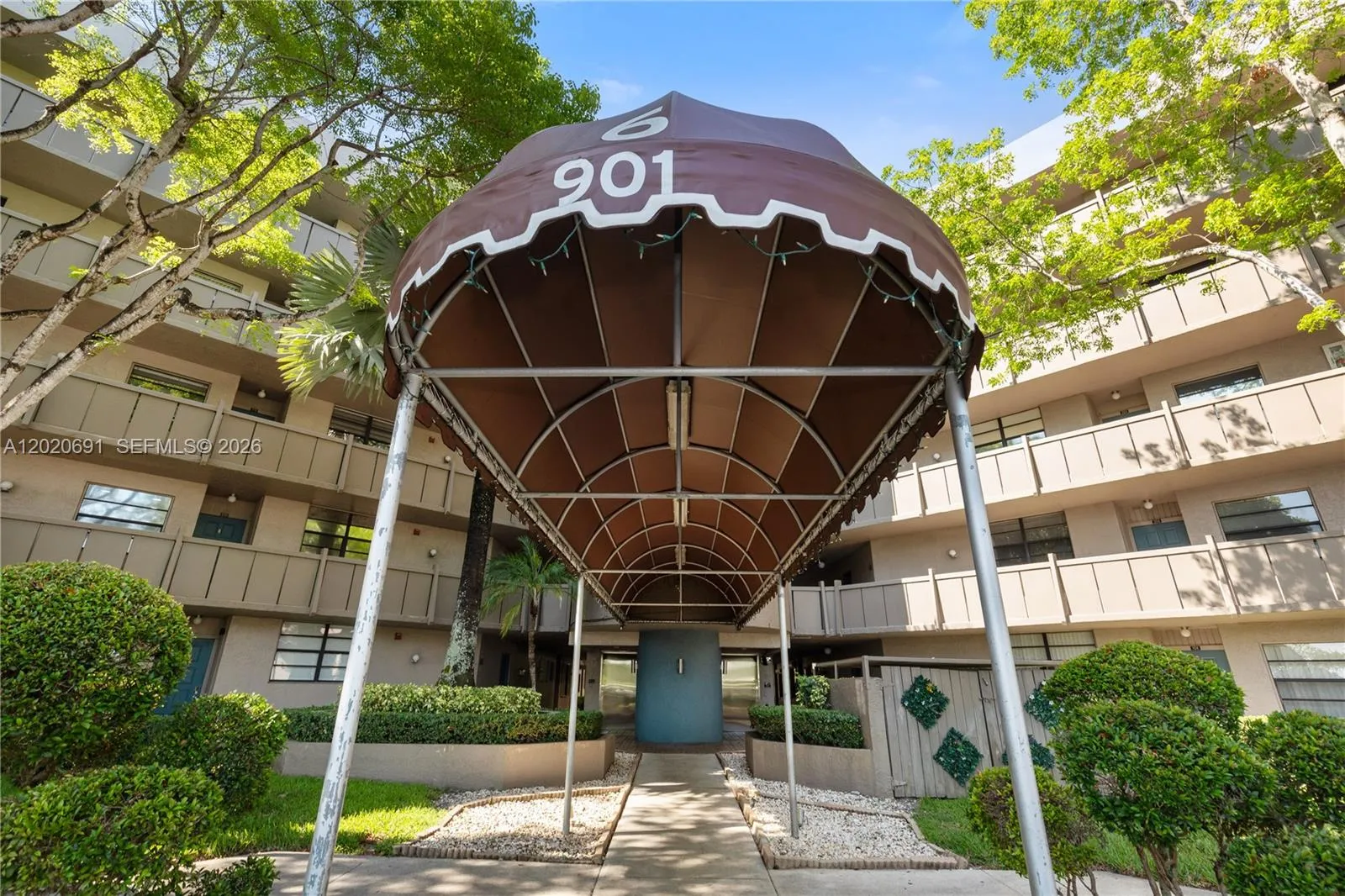 901 Colony Point Cir # 521, Pembroke Pines FL 33026