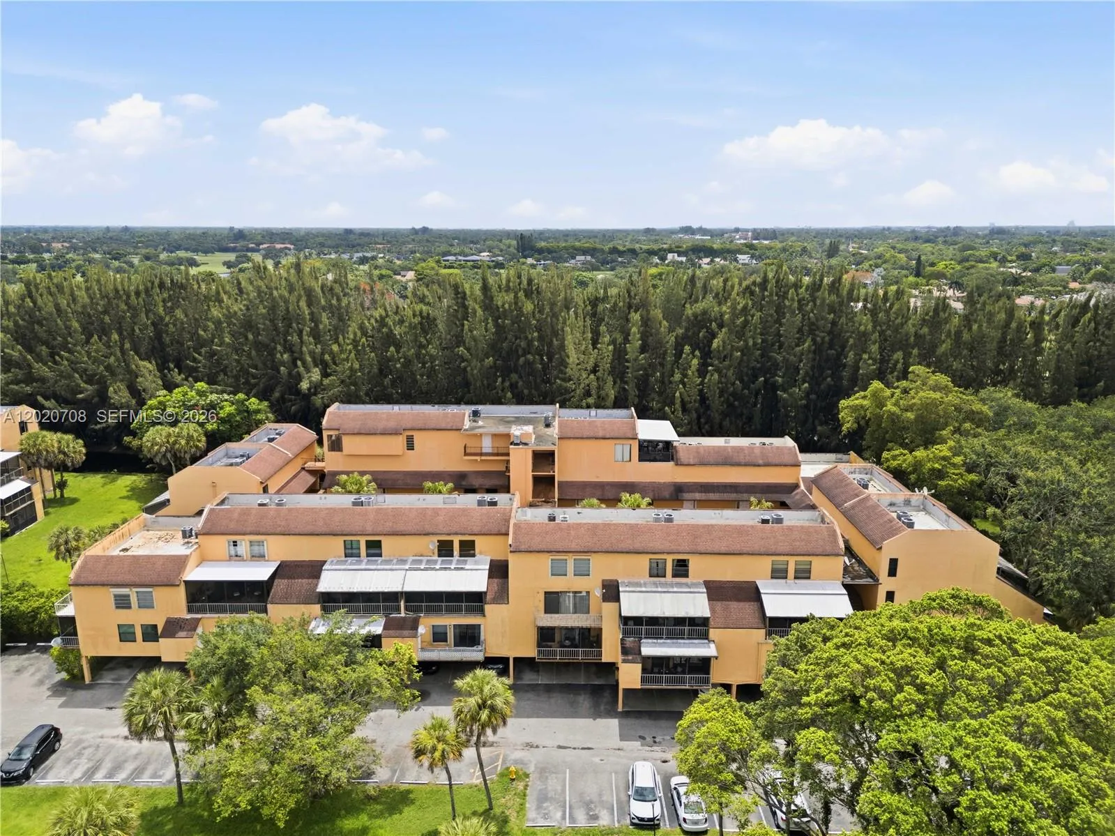 430 Commodore Dr # 213, Plantation FL 33325