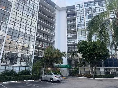 1000 Parkview Dr # 226, Hallandale Beach FL 33009