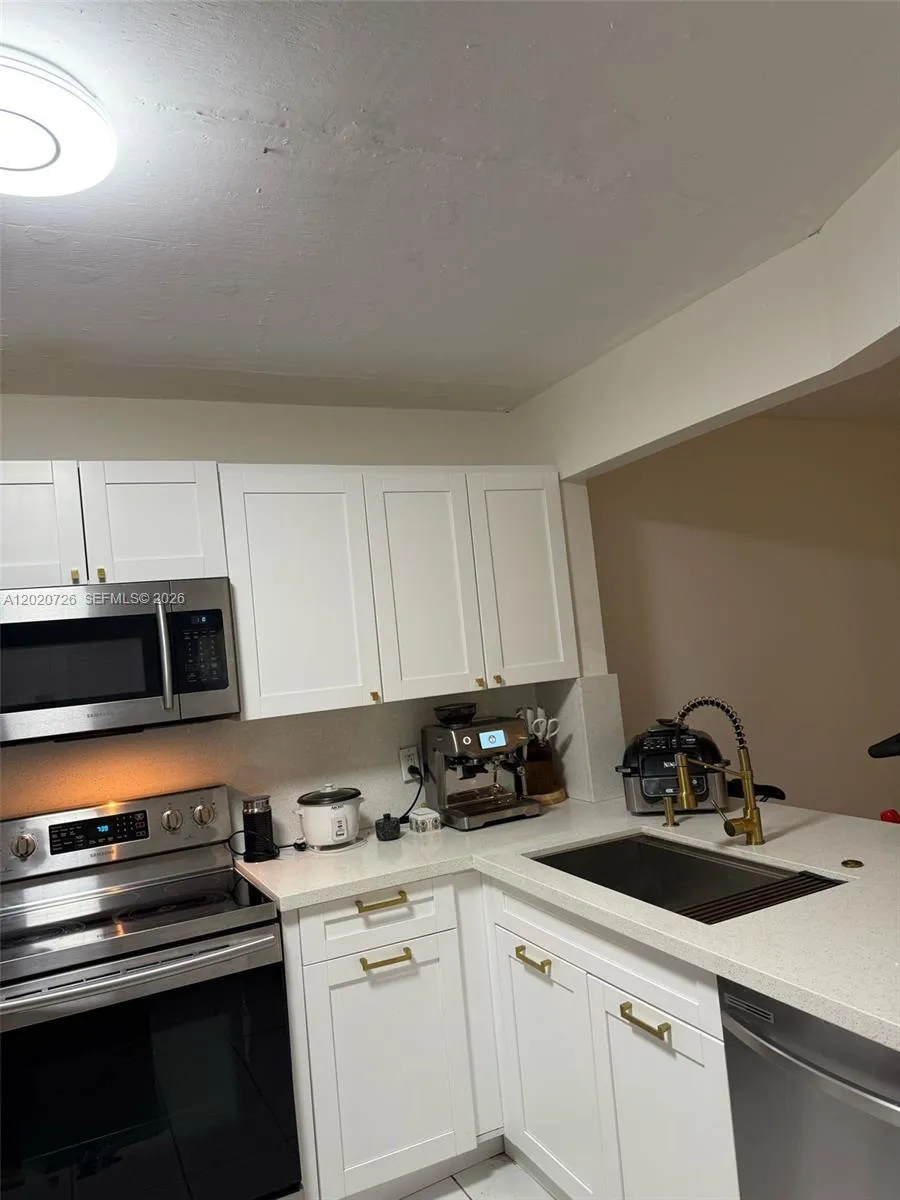 1770 NE 191st St # 1, Miami FL 33179
