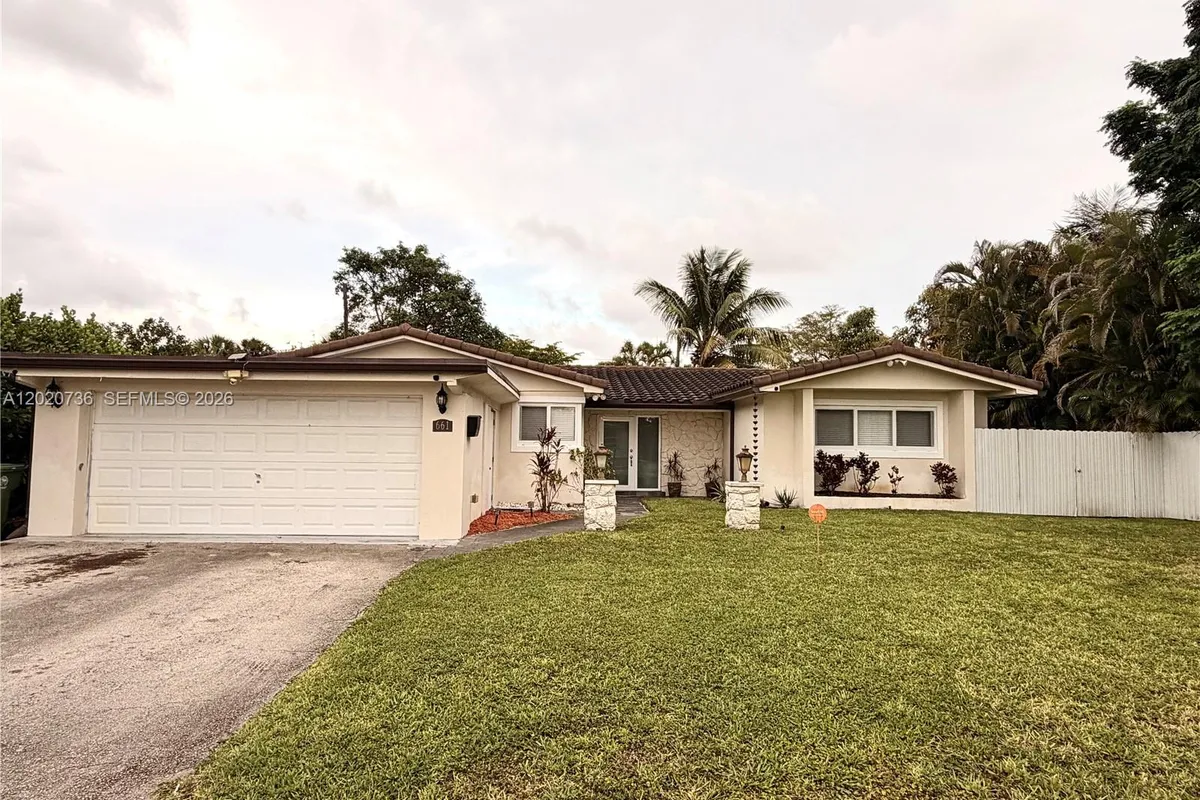 661 SW 67th Ave, Pembroke Pines FL 33023