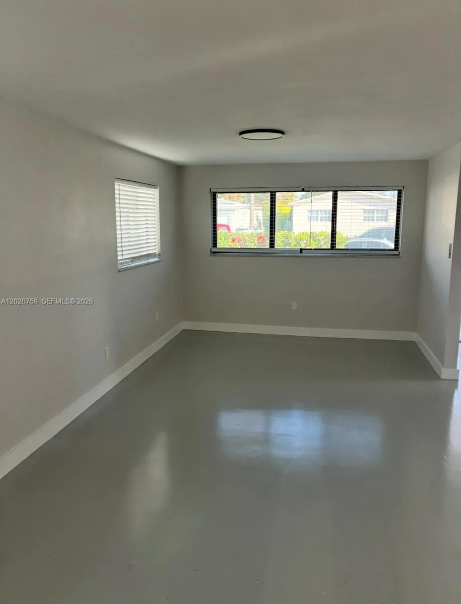 490 NE 170th St, North Miami Beach FL 33162