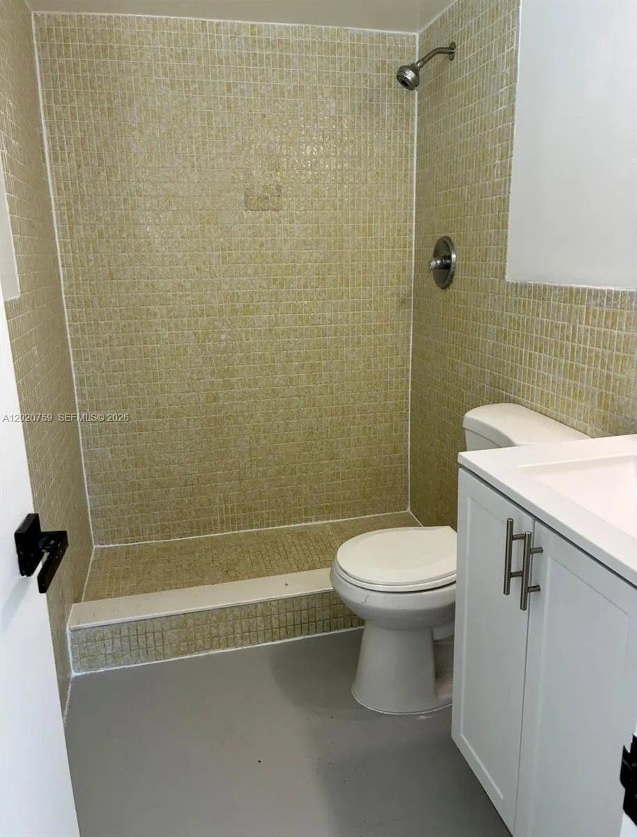 490 NE 170th St, North Miami Beach FL 33162
