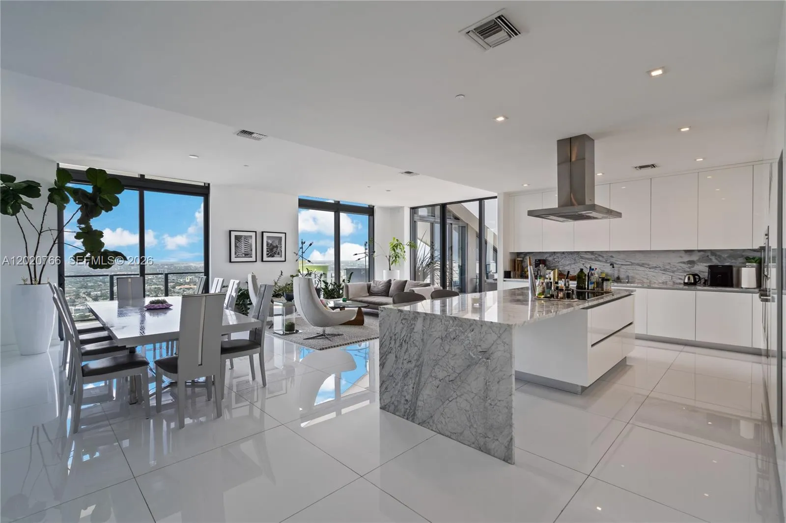 88 SW 7th St # 4203, Miami FL 33130