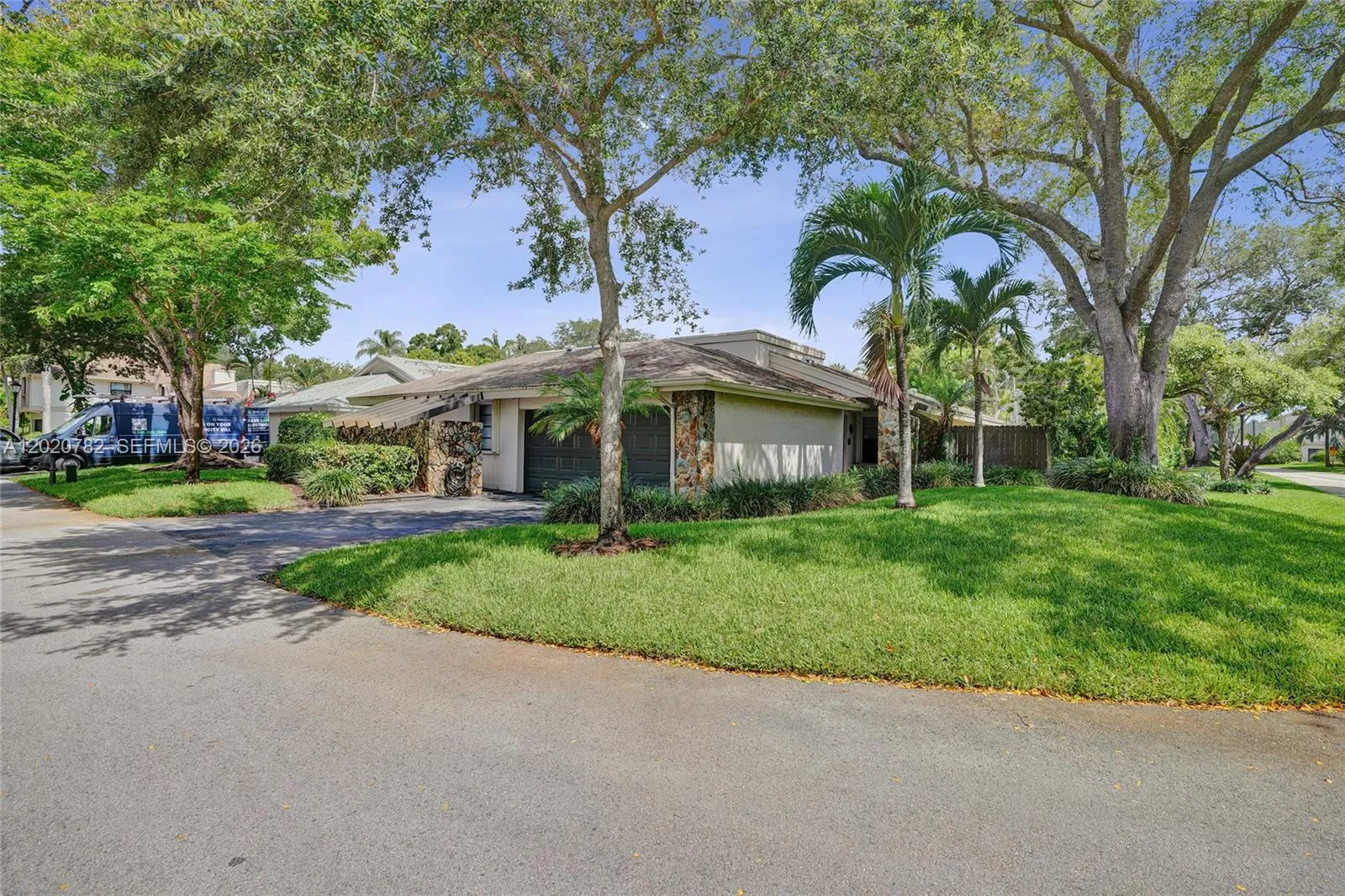 30 Cedar Rd, Hollywood FL 33021