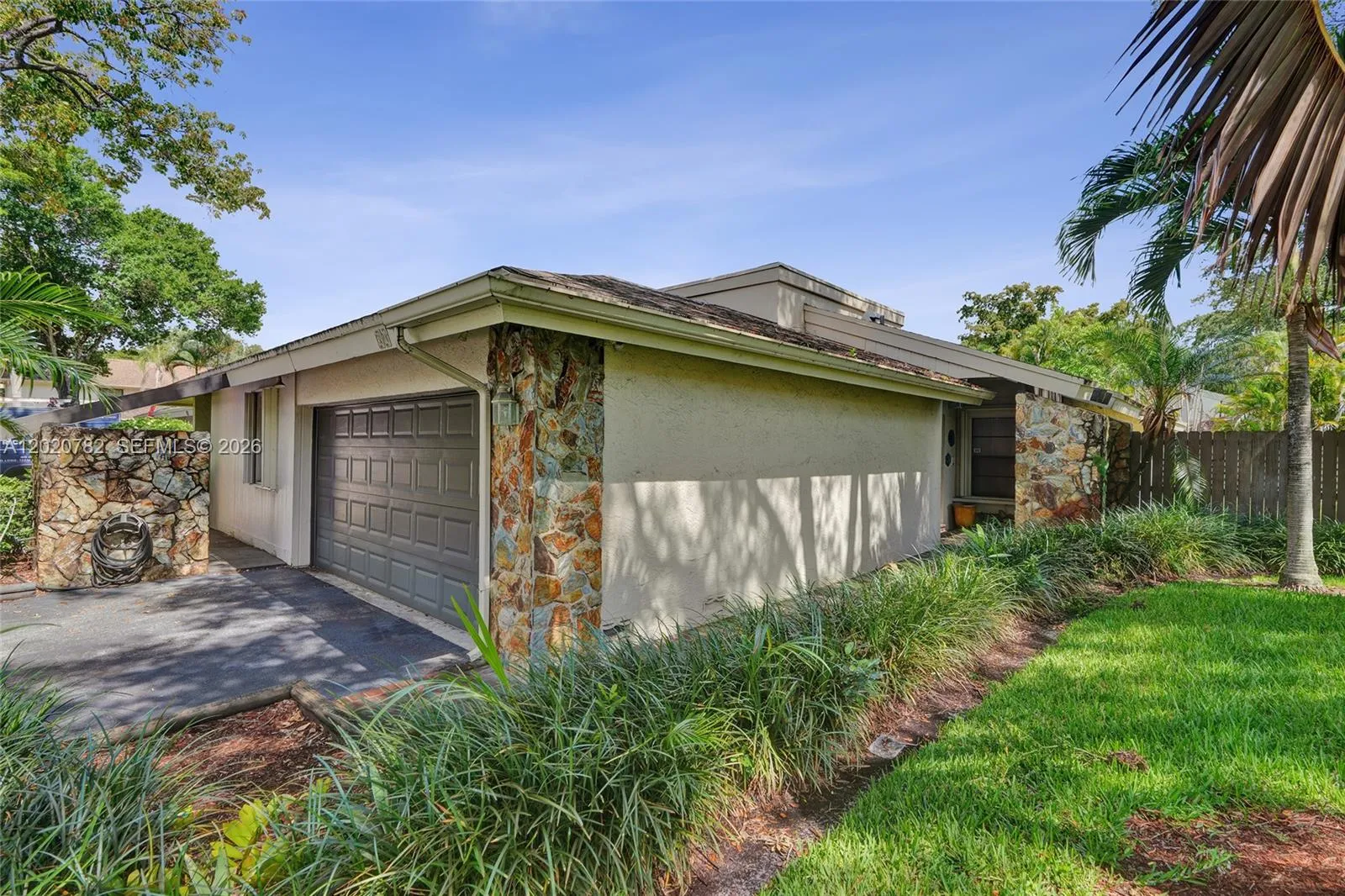 30 Cedar Rd, Hollywood FL 33021