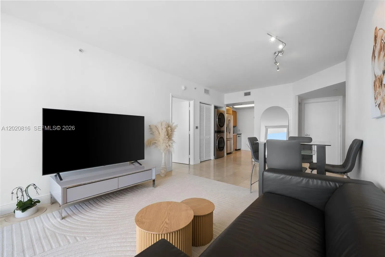 6365 Collins Ave # 1909, Miami Beach FL 33141