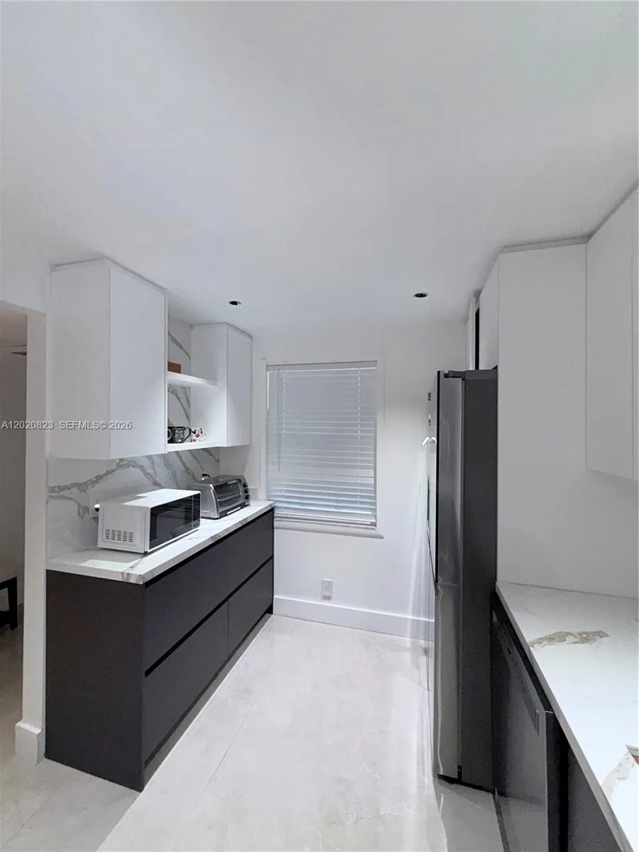 605 Oaks Dr # 307, Pompano Beach FL 33069