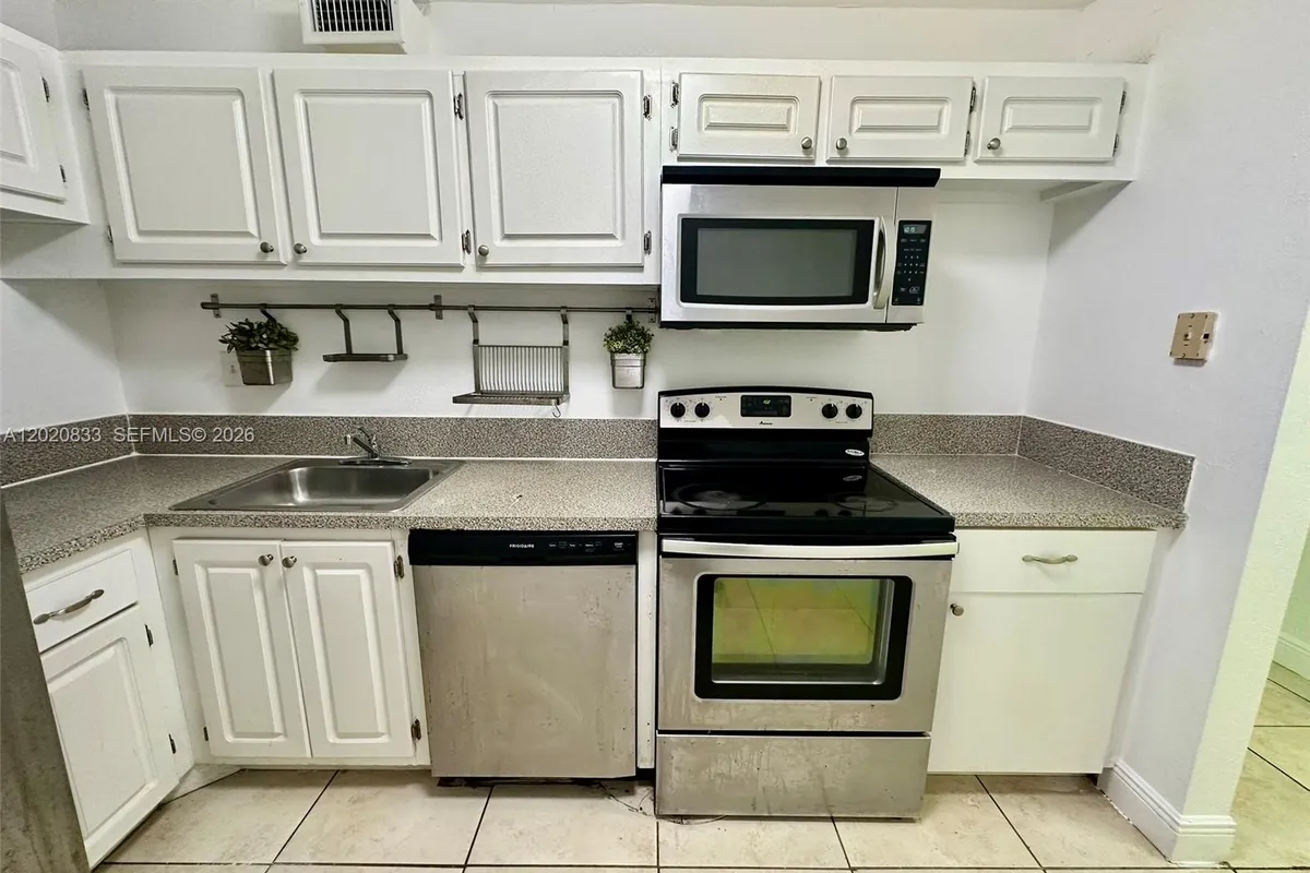 1800 Sans Souci Blvd # 410, North Miami FL 33181