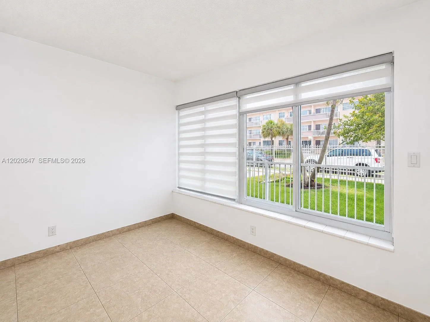 1460 NE 169th St # 108, North Miami Beach FL 33162