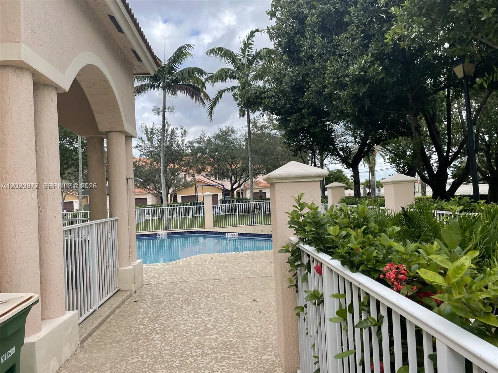 8835 S Isles Cir, Tamarac FL 33321